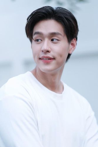 Putthipong Assaratanakul